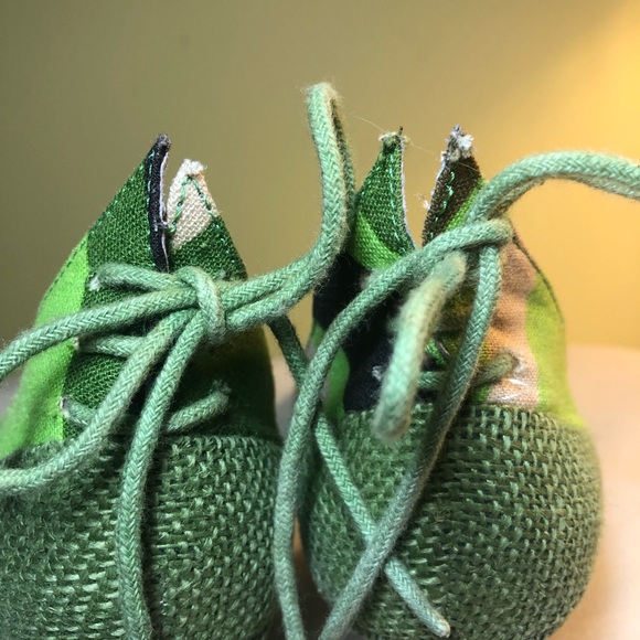 Heels - Picture 3 of 7